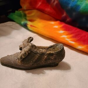 Old shoe figurine